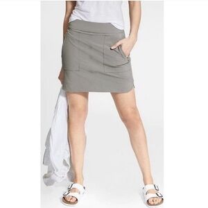 Athleta Chelsea Cargo Skort Mesh Inner Shorts
Skirt black Womens Size 2 preloved